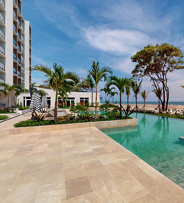 Piscina del Radisson Riviera Panamá